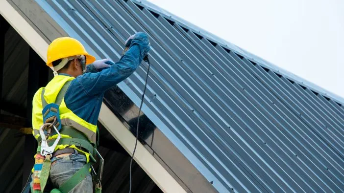 Reading a Roofing Estimate Line by Line — Materials Compared